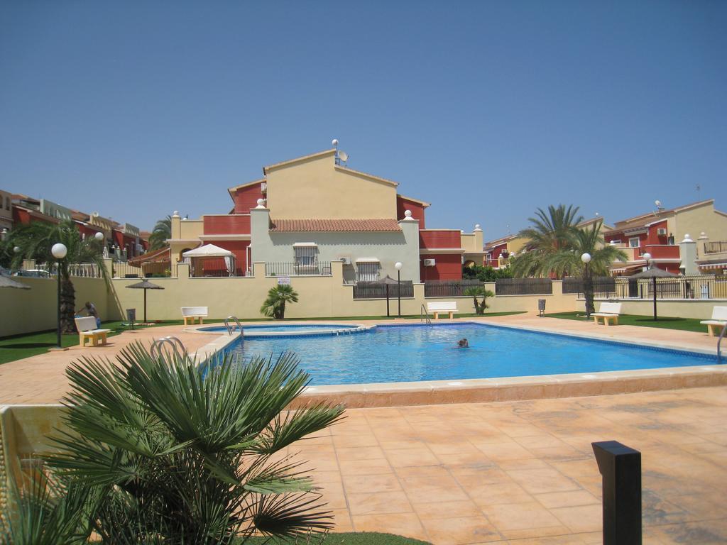 Bungalow Altos De La Bahia Torrevieja Rum bild