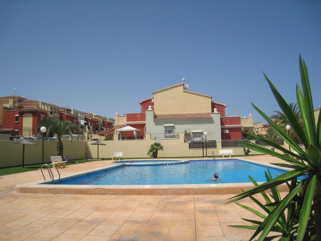 Bungalow Altos De La Bahia Torrevieja Rum bild